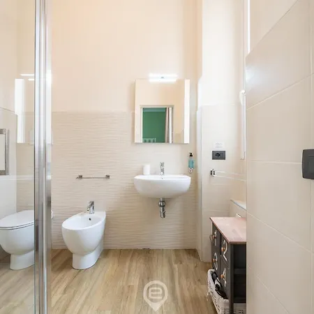 Estay Piazza Repubblica 3* Кальяри