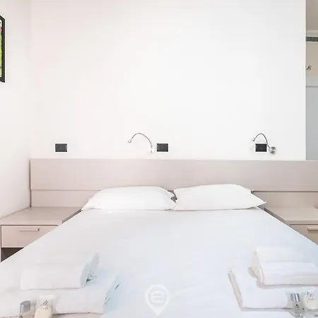 Estay Piazza Repubblica Кальяри