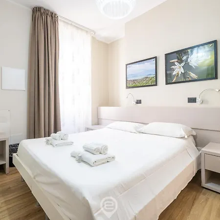 Estay Piazza Repubblica בית הארחה 3*
